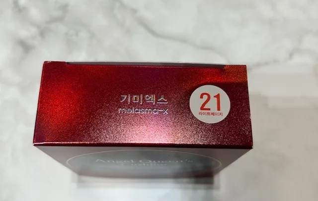 Beaute Angel Queen's Cushion #21, 15g — A lightweight cushion compact in shade 21, for full coverage with a radiant fini