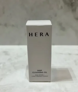 Hera Cleansing Oil Set — A deep cleansing oil set with a 3-AHA complex, for removing waterproof makeup without a residue