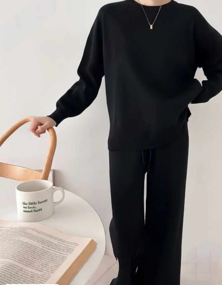 Wide-Leg Knit Set — A slouchy fine-knit jumper with matching high-waisted wide-leg knit trousers. Mocha, beige or black.